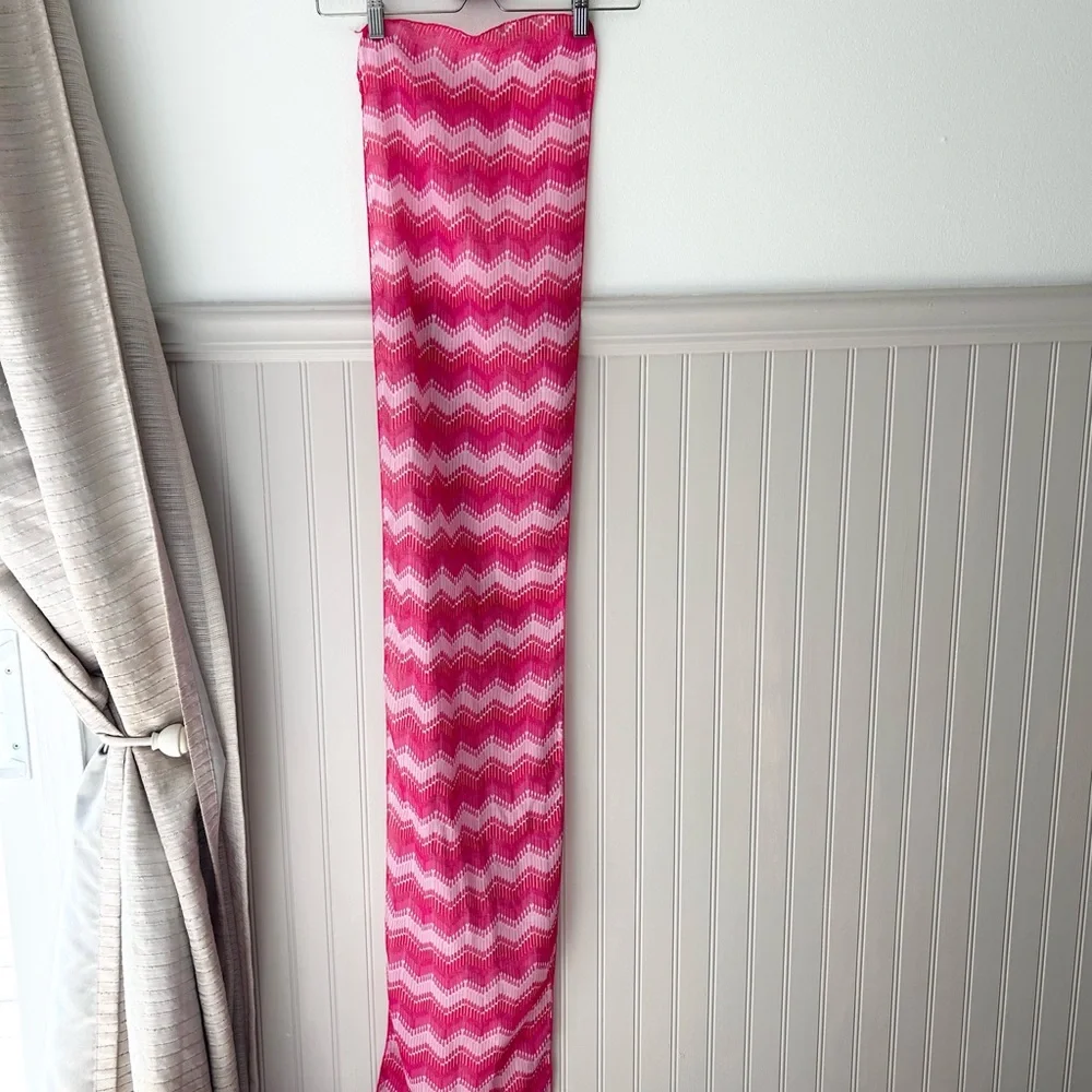 Hot Pink Zigzag Chevron Pattern Lightweight Scarf Catalina Estrada
